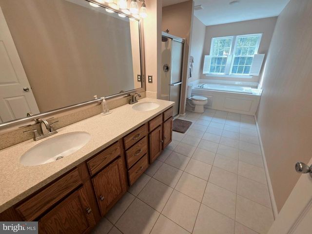 644 SURREY RD, Sewell, NJ 08080