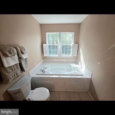 644 SURREY RD, Sewell, NJ 08080
