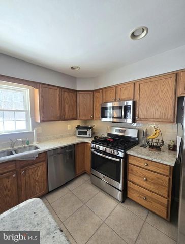 644 SURREY RD, Sewell, NJ 08080