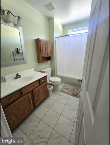 644 SURREY RD, Sewell, NJ 08080