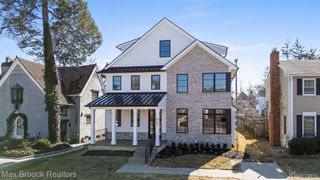 667 OAK Avenue, Birmingham, MI 48009