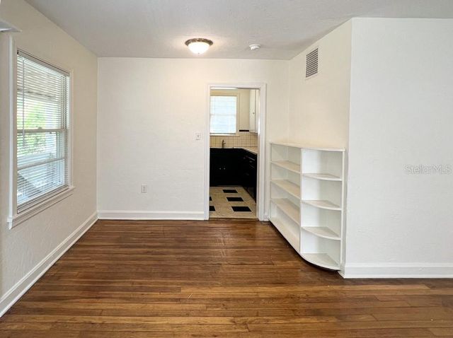 1124 NW 4TH AVENUE, Gainesville, FL 32601