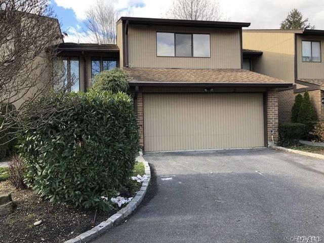 48 Wimbledon Drive, Roslyn, NY 11576