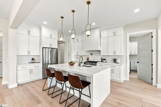 121 Cannon Avenue, Fountain Inn, SC 29644