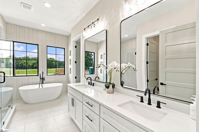 121 Cannon Avenue, Fountain Inn, SC 29644
