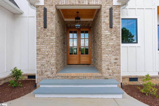 121 Cannon Avenue, Fountain Inn, SC 29644