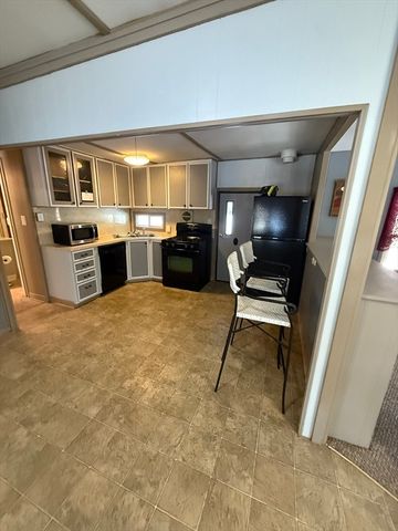 4 Center Street, Brimfield, MA 01010