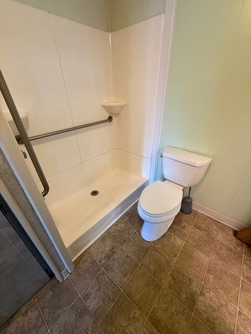 4 Center Street, Brimfield, MA 01010