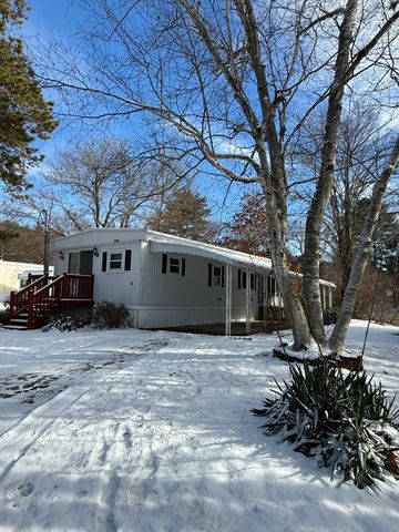4 Center Street, Brimfield, MA 01010