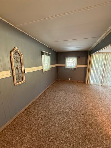 4 Center Street, Brimfield, MA 01010