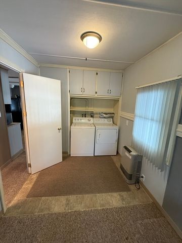 4 Center Street, Brimfield, MA 01010