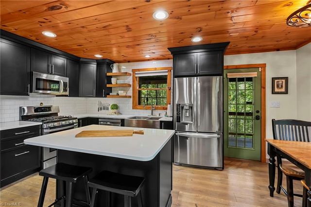 228 Woodby Ridge Road, Vilas, NC 28692