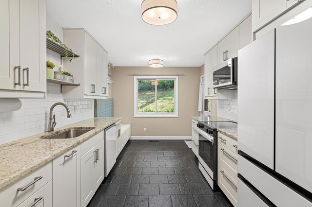 5229 Balmoral Lane, Bloomington, MN 55437