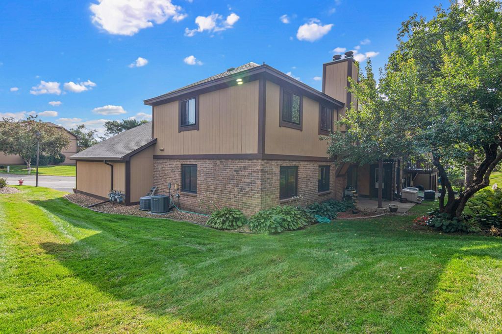 5229 Balmoral Lane, Bloomington, MN 55437 — photo 4