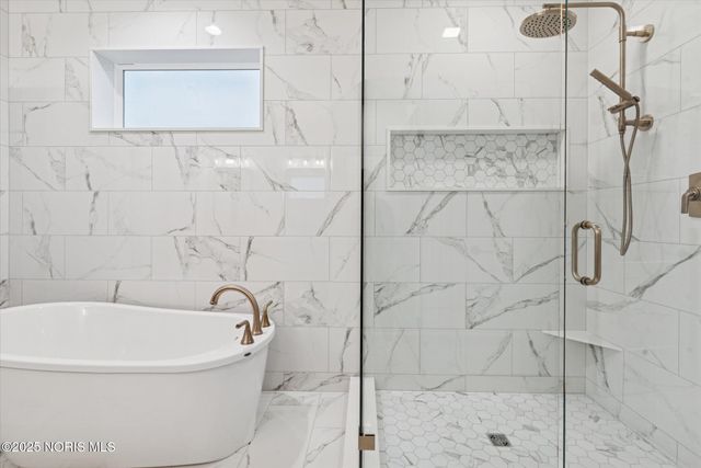 995 Stoneleigh Road, Perrysburg, OH 43551