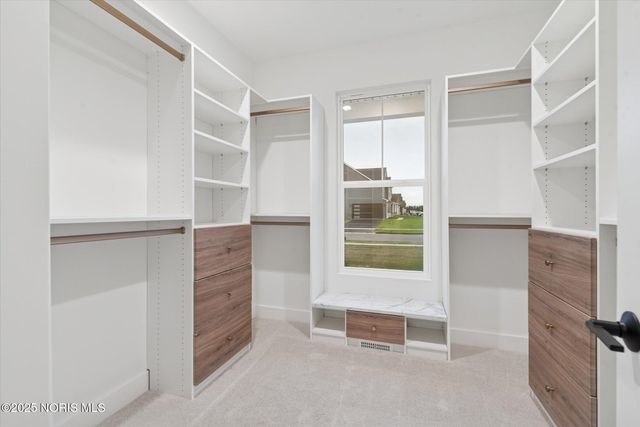 995 Stoneleigh Road, Perrysburg, OH 43551