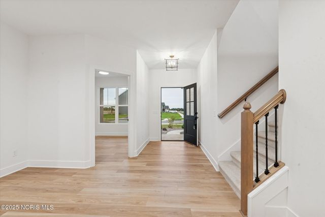 995 Stoneleigh Road, Perrysburg, OH 43551