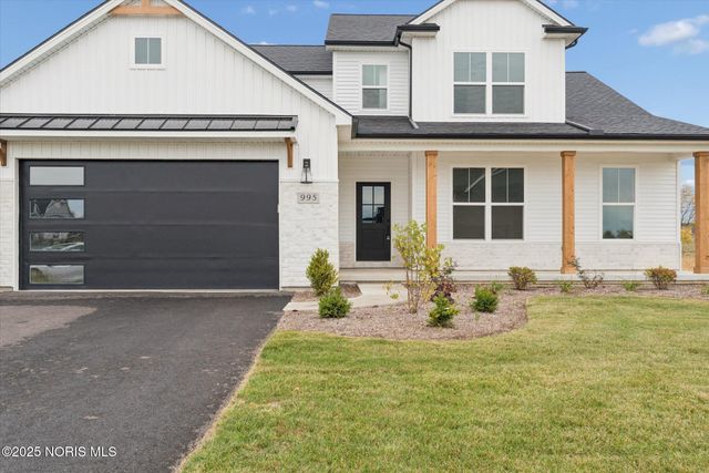 995 Stoneleigh Road, Perrysburg, OH 43551