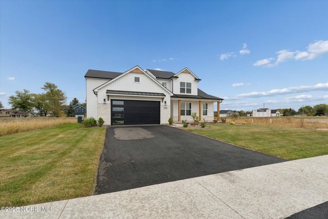 995 Stoneleigh Road, Perrysburg, OH 43551