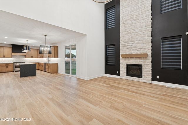 995 Stoneleigh Road, Perrysburg, OH 43551