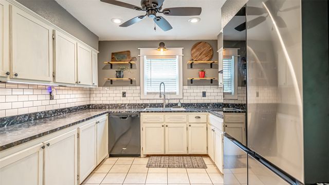 8147 Fawn Circle, Granbury, TX 76049