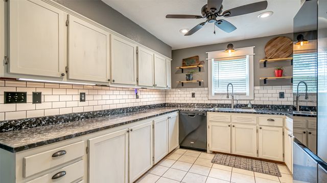 8147 Fawn Circle, Granbury, TX 76049