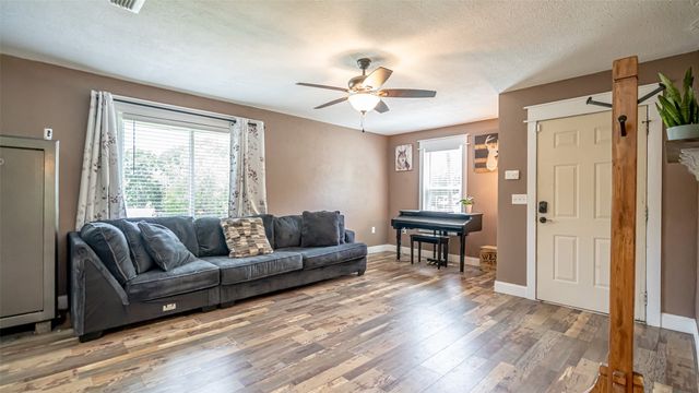 8147 Fawn Circle, Granbury, TX 76049