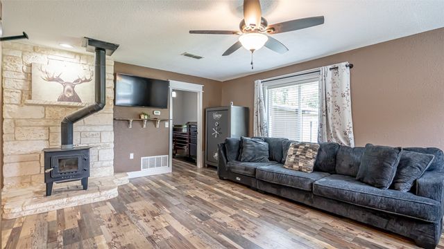 8147 Fawn Circle, Granbury, TX 76049