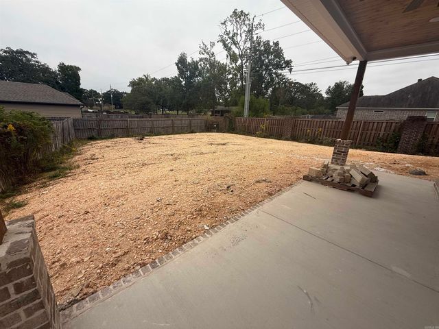 1600 Canyon Maple Cove, Benton, AR 72019