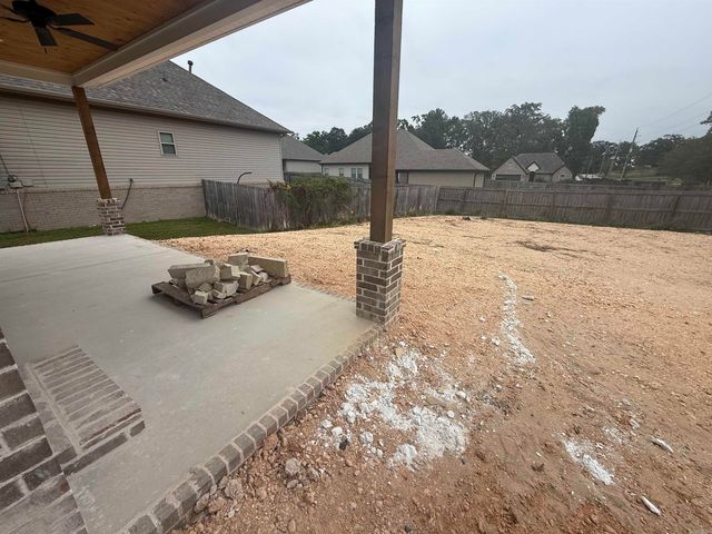 1600 Canyon Maple Cove, Benton, AR 72019
