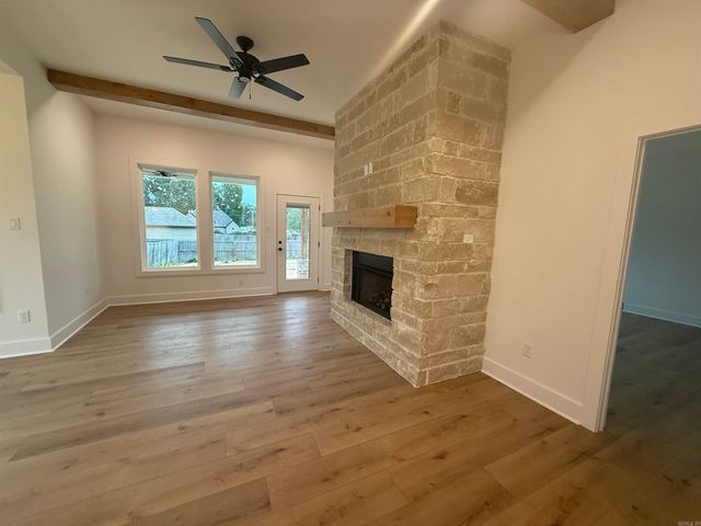 1600 Canyon Maple Cove, Benton, AR 72019