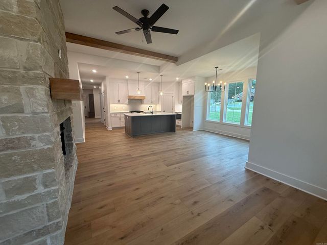 1600 Canyon Maple Cove, Benton, AR 72019