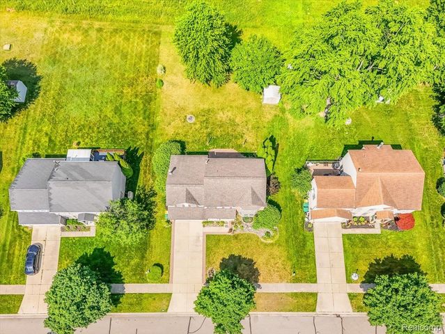 14642 Wildbrook Drive, Van Buren Charter Township, MI 48111