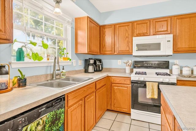 14642 Wildbrook Drive, Van Buren Charter Township, MI 48111