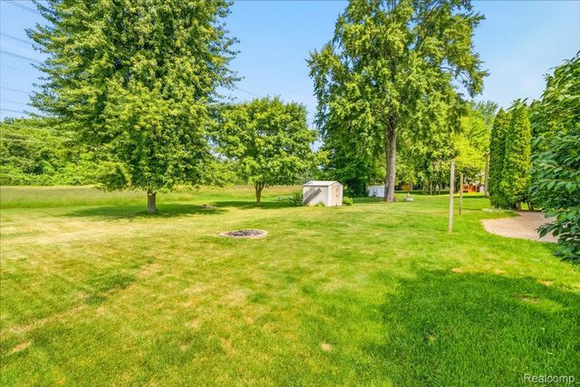 14642 Wildbrook Drive, Van Buren Charter Township, MI 48111