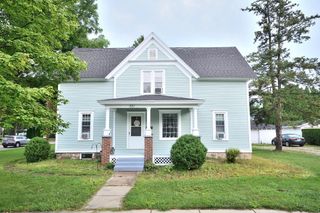 521 N Washington STREET #521 1/2, Elkhorn, WI 53121