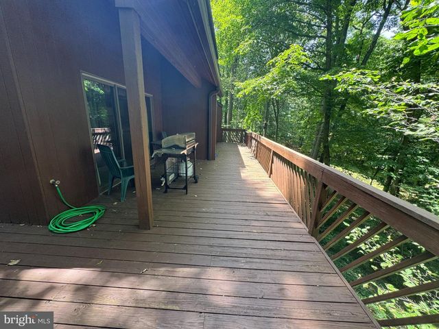 2917 OAK LN, Morgantown, PA 19543
