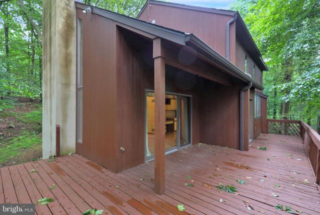 2917 OAK LN, Morgantown, PA 19543