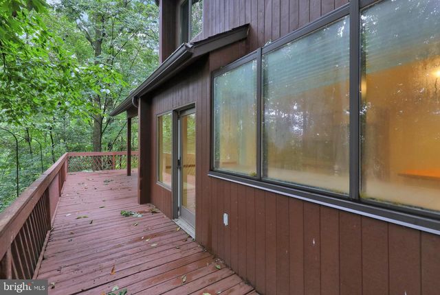 2917 OAK LN, Morgantown, PA 19543