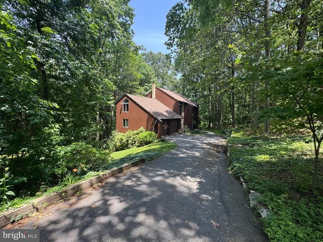 2917 OAK LN, Morgantown, PA 19543
