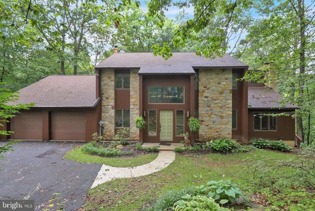 2917 OAK LN, Morgantown, PA 19543