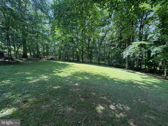 2917 OAK LN, Morgantown, PA 19543