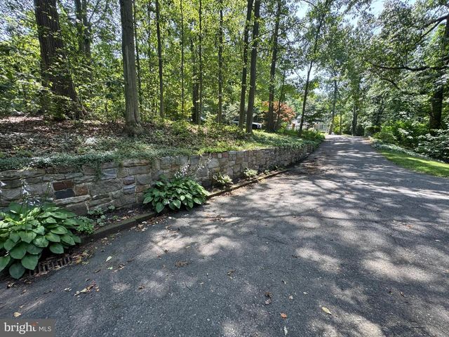 2917 OAK LN, Morgantown, PA 19543