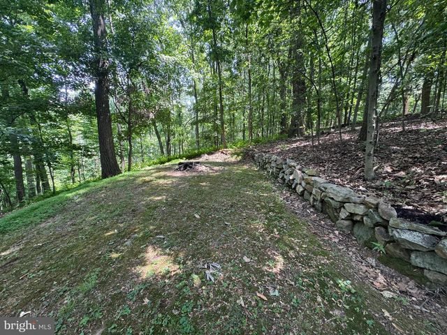 2917 OAK LN, Morgantown, PA 19543