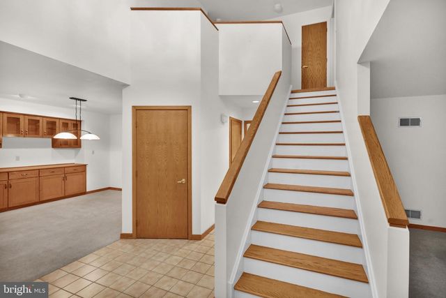 2917 OAK LN, Morgantown, PA 19543