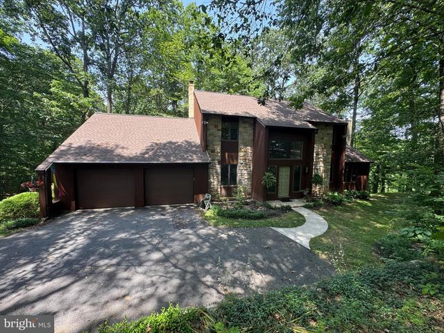 2917 OAK LN, Morgantown, PA 19543