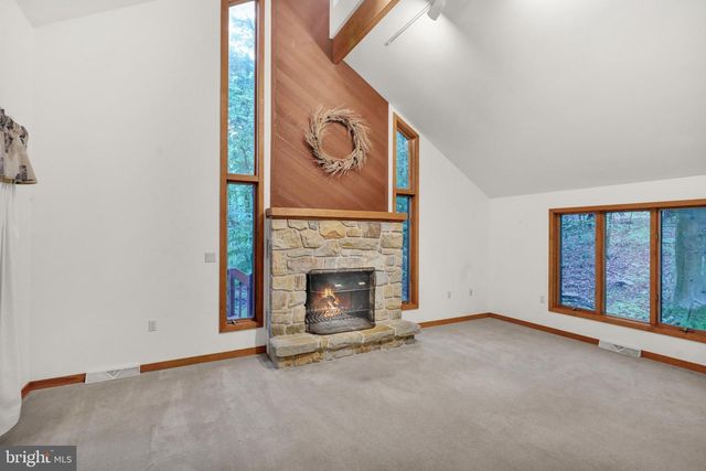 2917 OAK LN, Morgantown, PA 19543