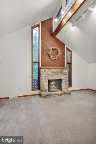 2917 OAK LN, Morgantown, PA 19543