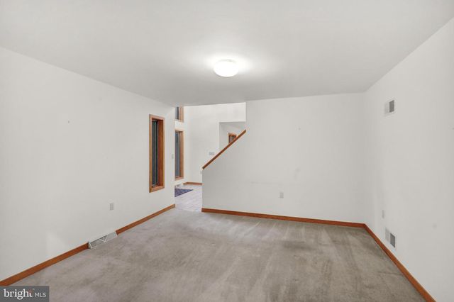 2917 OAK LN, Morgantown, PA 19543