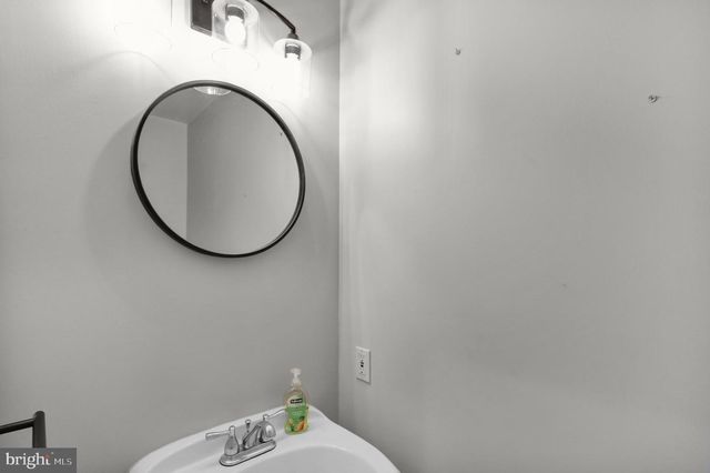 2917 OAK LN, Morgantown, PA 19543